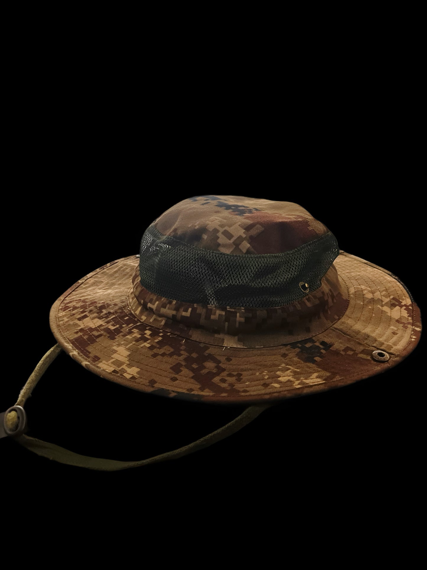 BUSH HAT