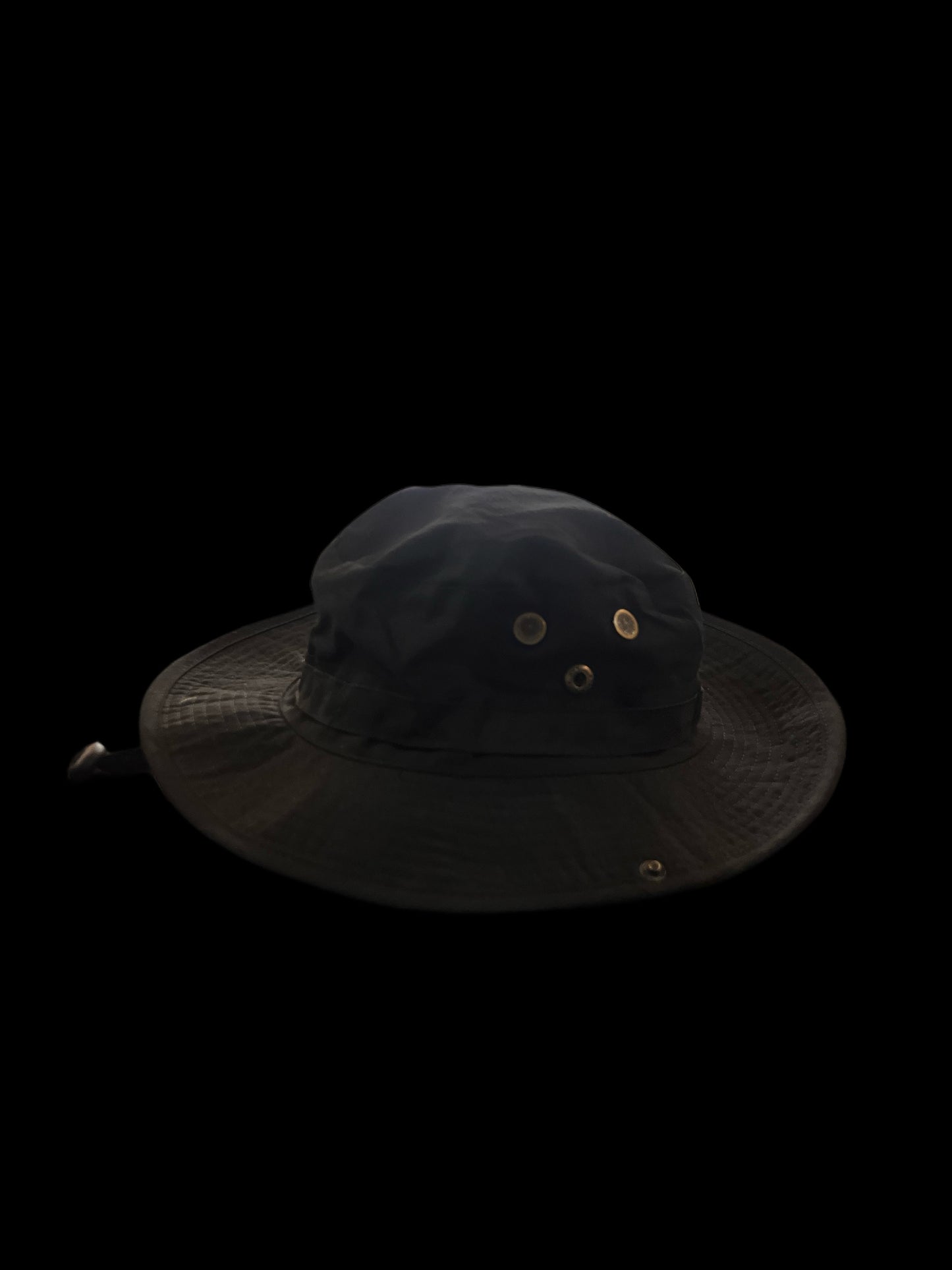 BUSH HAT